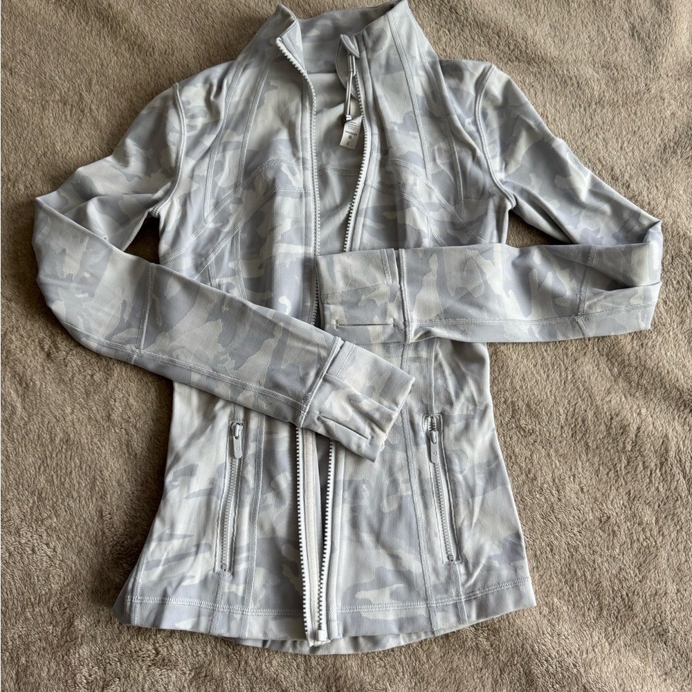 Lululemon Athletica Light Gray Camouflage Jacket size 2